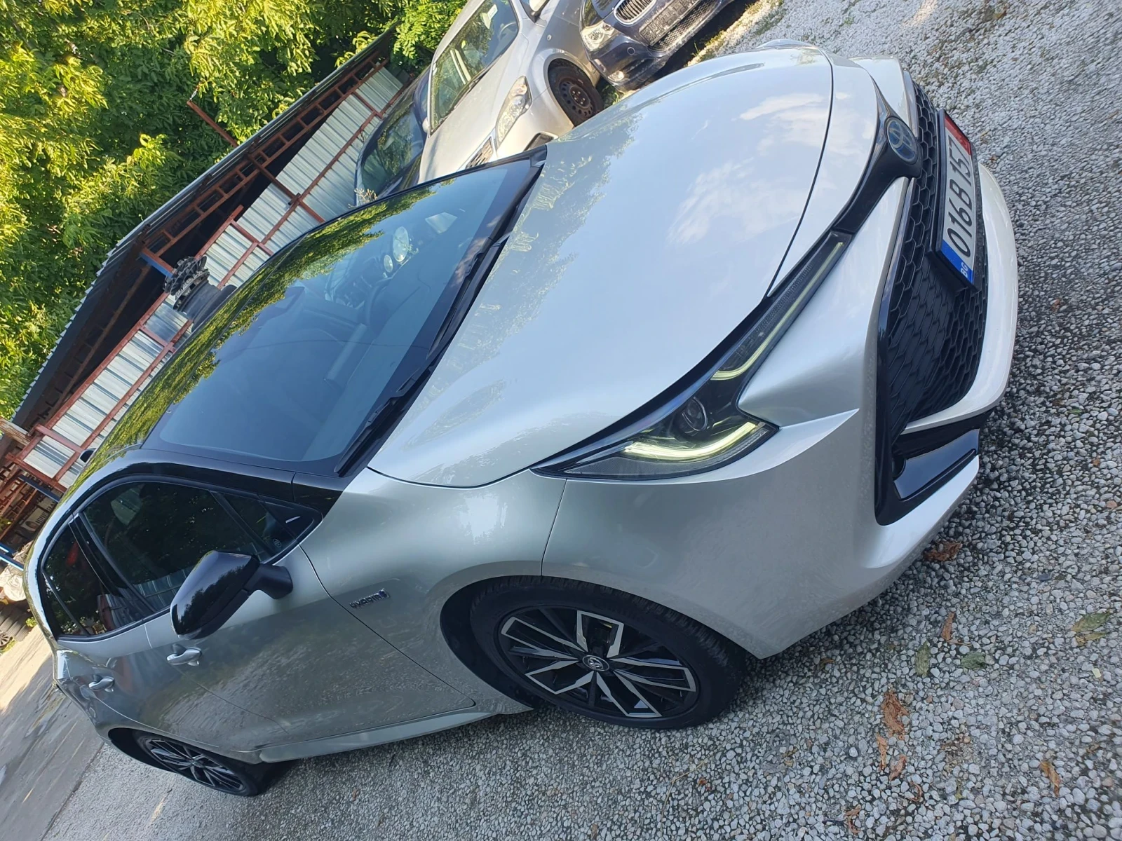 Toyota Corolla 1.8Hubrud  AUT LED NAVI KAMERA PODGREV, снимка 2 - Автомобили и джипове - 55480247