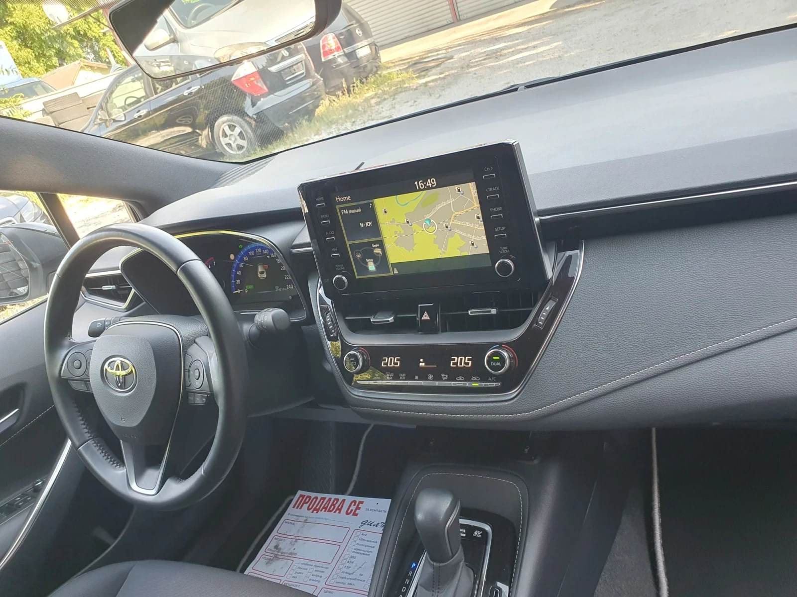 Toyota Corolla 1.8Hubrud  AUT LED NAVI KAMERA PODGREV, снимка 12 - Автомобили и джипове - 55480247