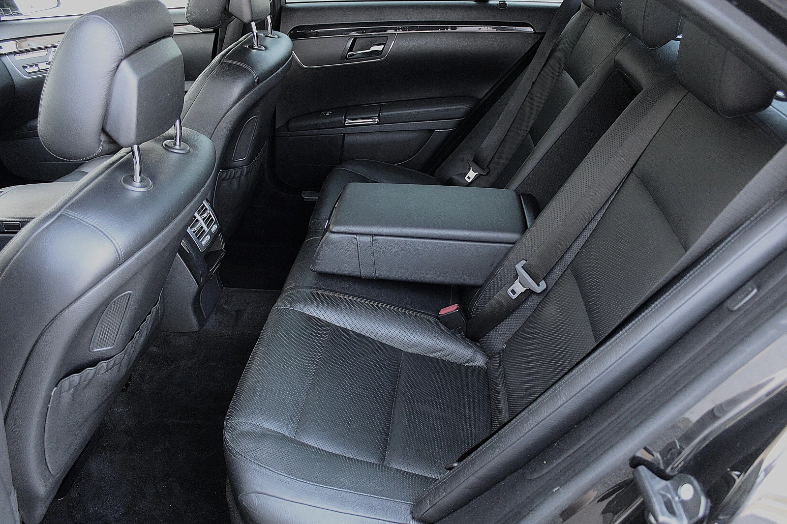 Mercedes-Benz S 350 CDI/BLUETEC/4-MATIC/AMG/DISTRONIC/KEYLESS/KAMERA, снимка 10 - Автомобили и джипове - 55525942