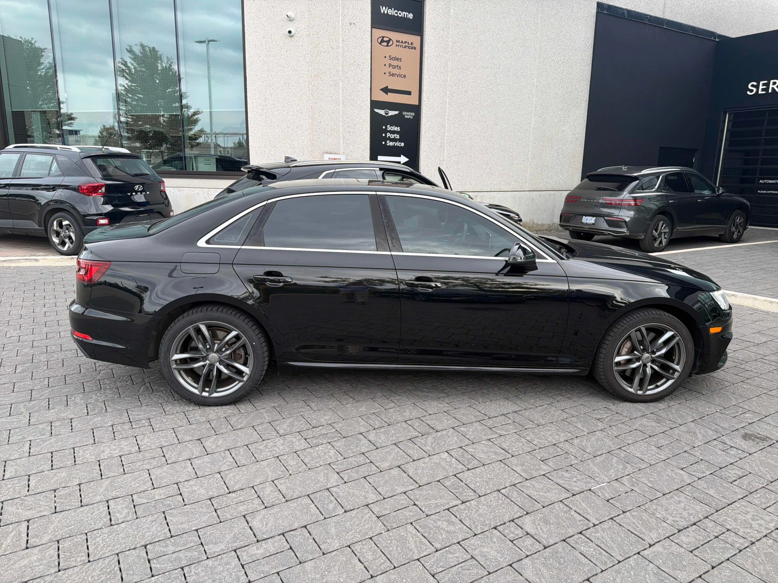 Audi A4 * Progressiv * CARFAX * БЕЗ ПЪРВОНАЧАЛНА ВНОСКА, снимка 3 - Автомобили и джипове - 56065052