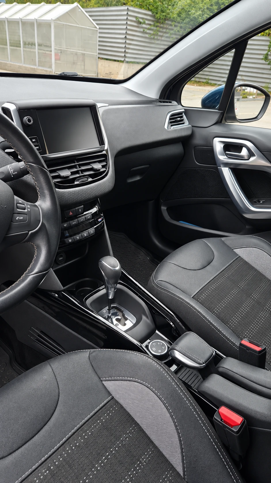 Peugeot 2008, снимка 4 - Автомобили и джипове - 56086769