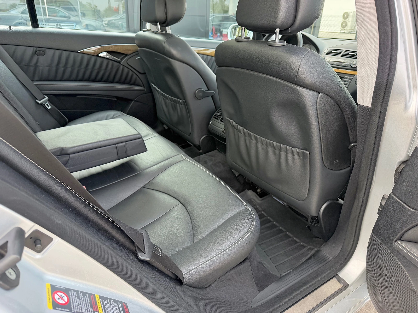 Mercedes-Benz E 320 CDi Avantgarde | Панорама| * ТОП* , снимка 14 - Автомобили и джипове - 56426770
