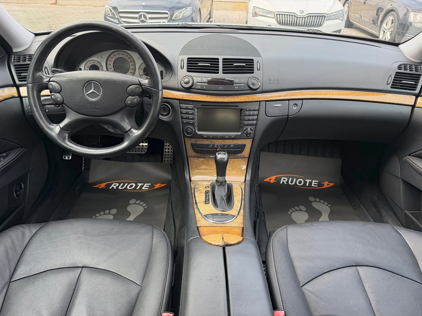 Mercedes-Benz E 320 CDi Avantgarde | Панорама| * ТОП* , снимка 9 - Автомобили и джипове - 56426770