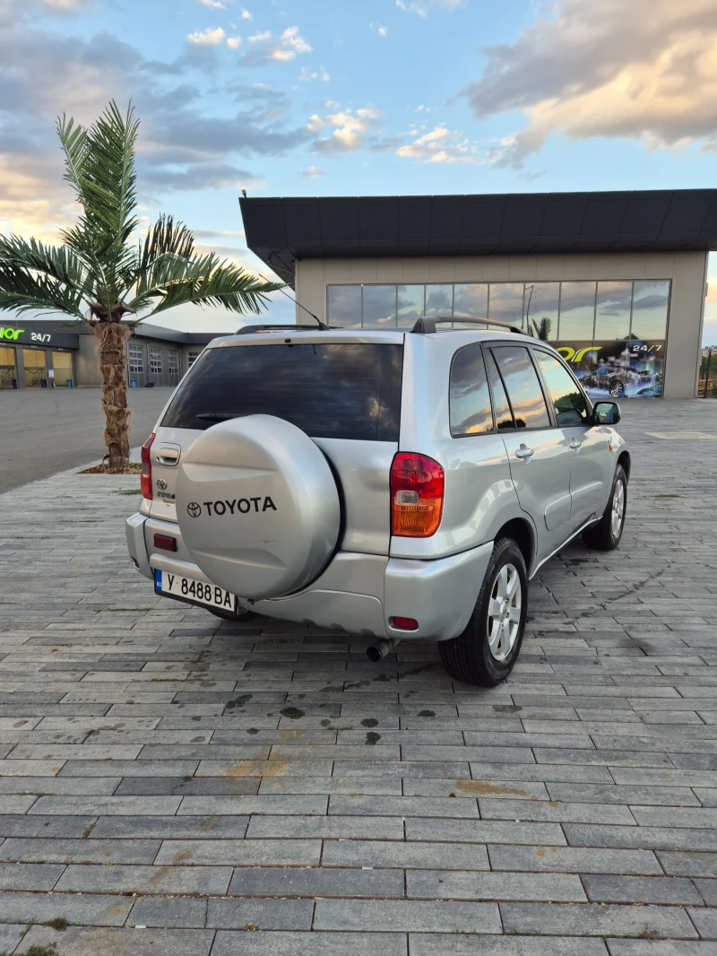 Toyota Rav4 D4D, снимка 5 - Автомобили и джипове - 47240824