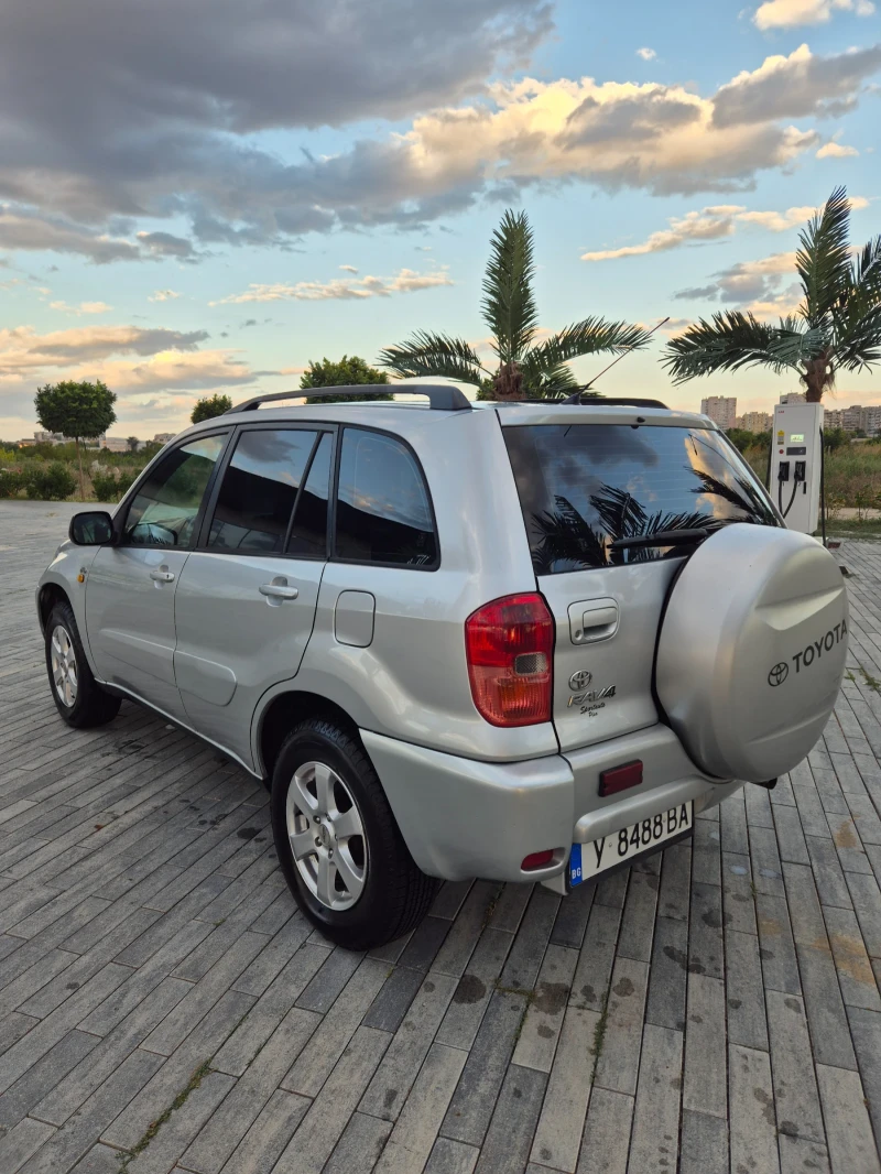 Toyota Rav4 D4D, снимка 4 - Автомобили и джипове - 47240824