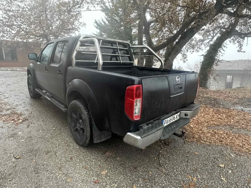 Nissan Navara 2.5 diesel, снимка 2 - Автомобили и джипове - 48167023