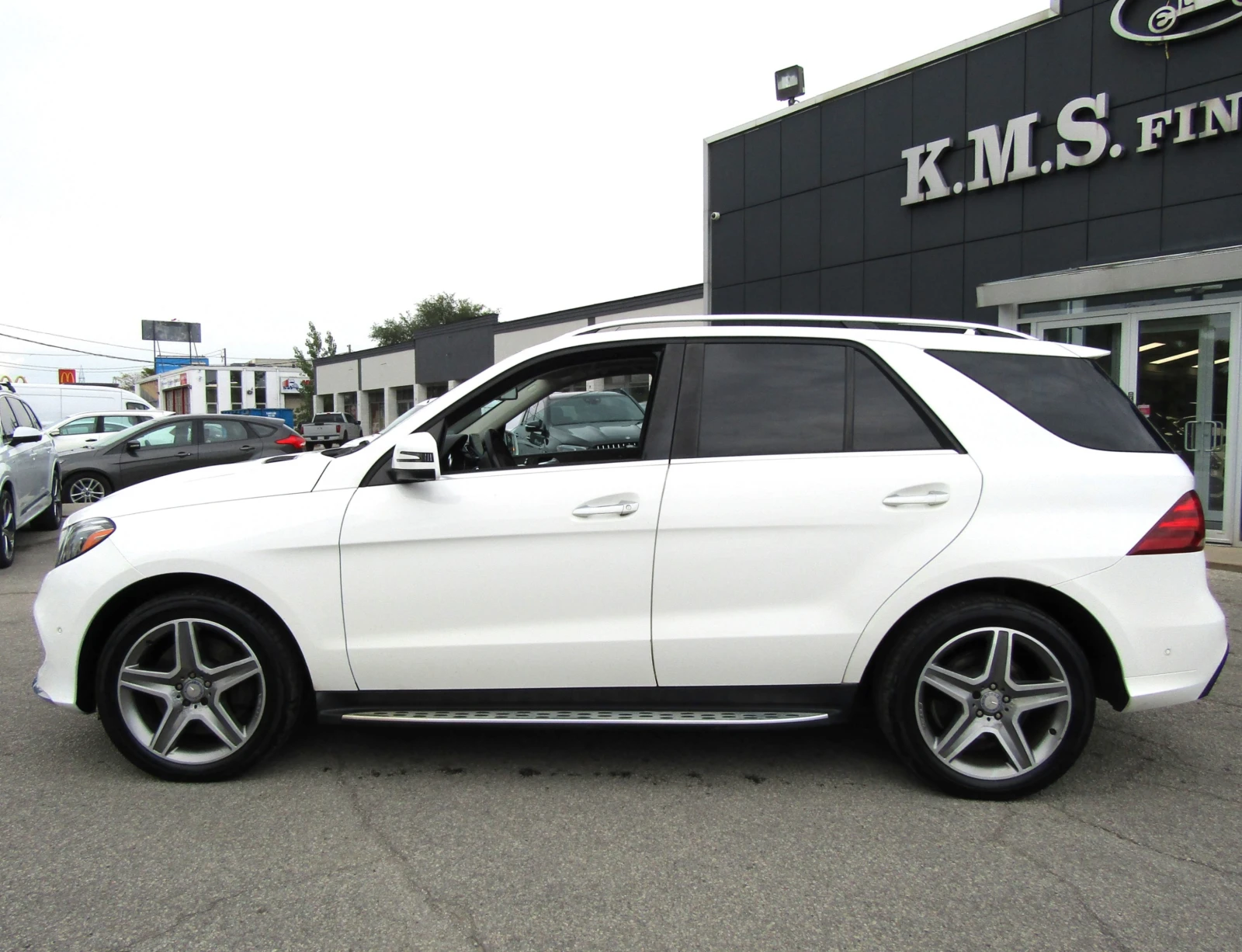 Mercedes-Benz GLE 400 4Matic* Sport-Pkg* Brown Leather* H&K Sound* Pano* - изображение 7