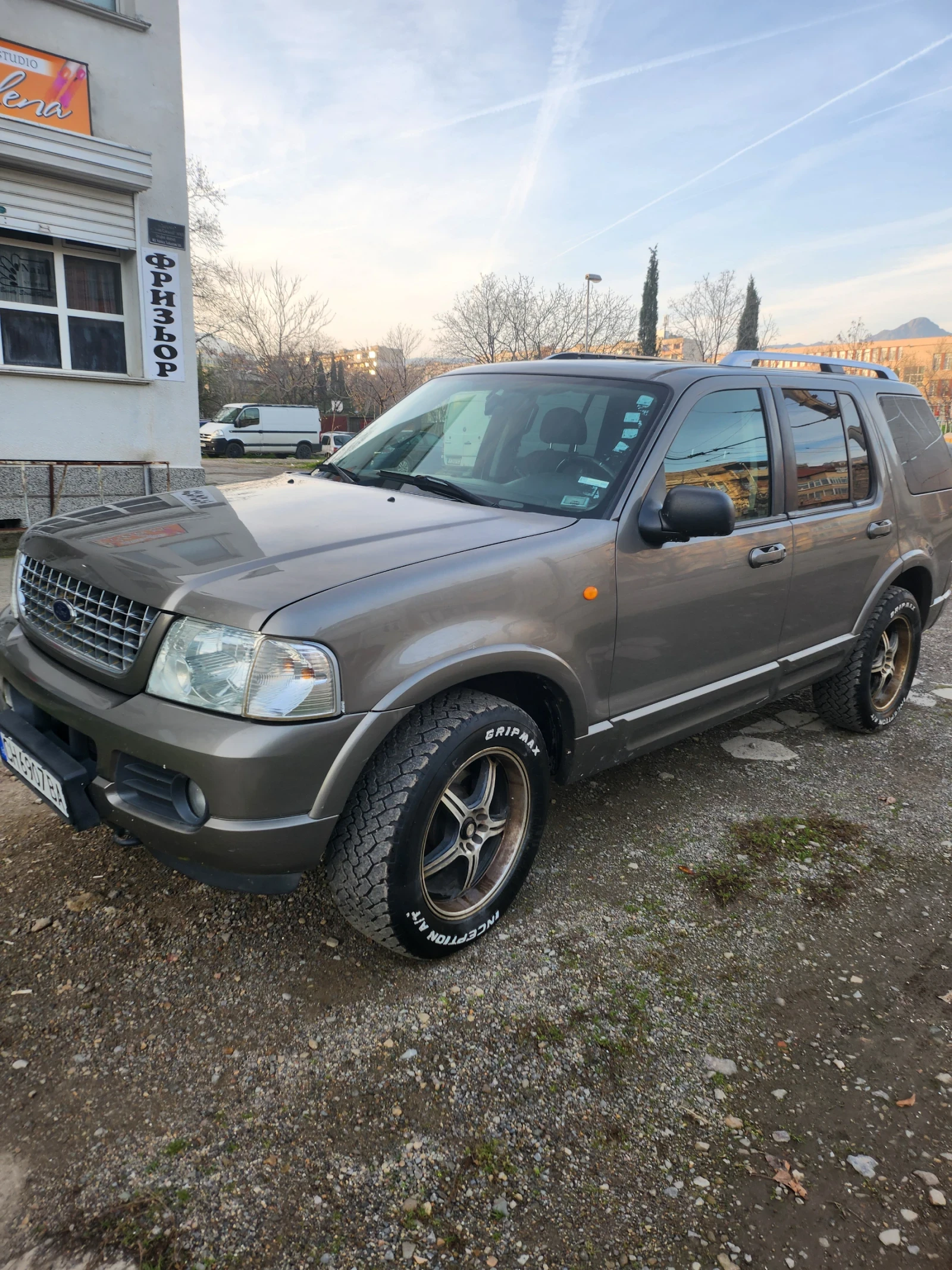 Ford Explorer 4.6 - изображение 3