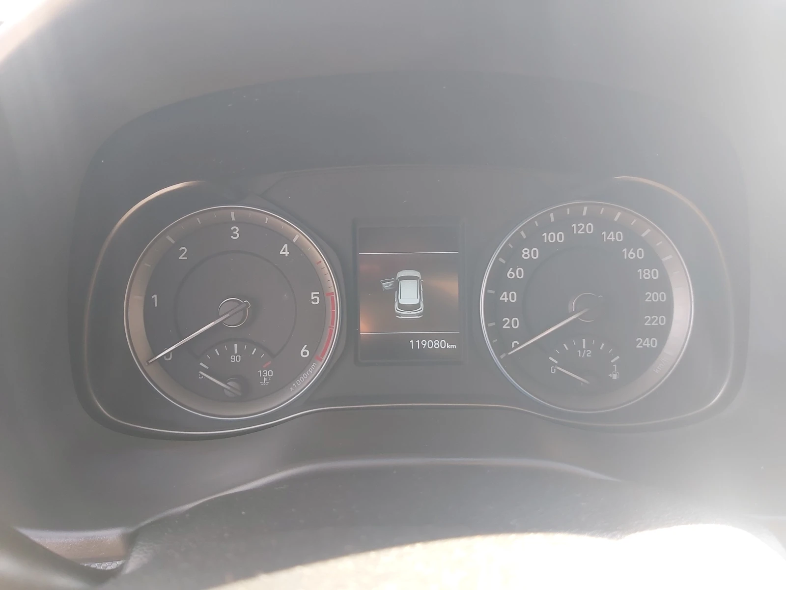 Hyundai Kona 1.6 crdi, снимка 9 - Автомобили и джипове - 53785699