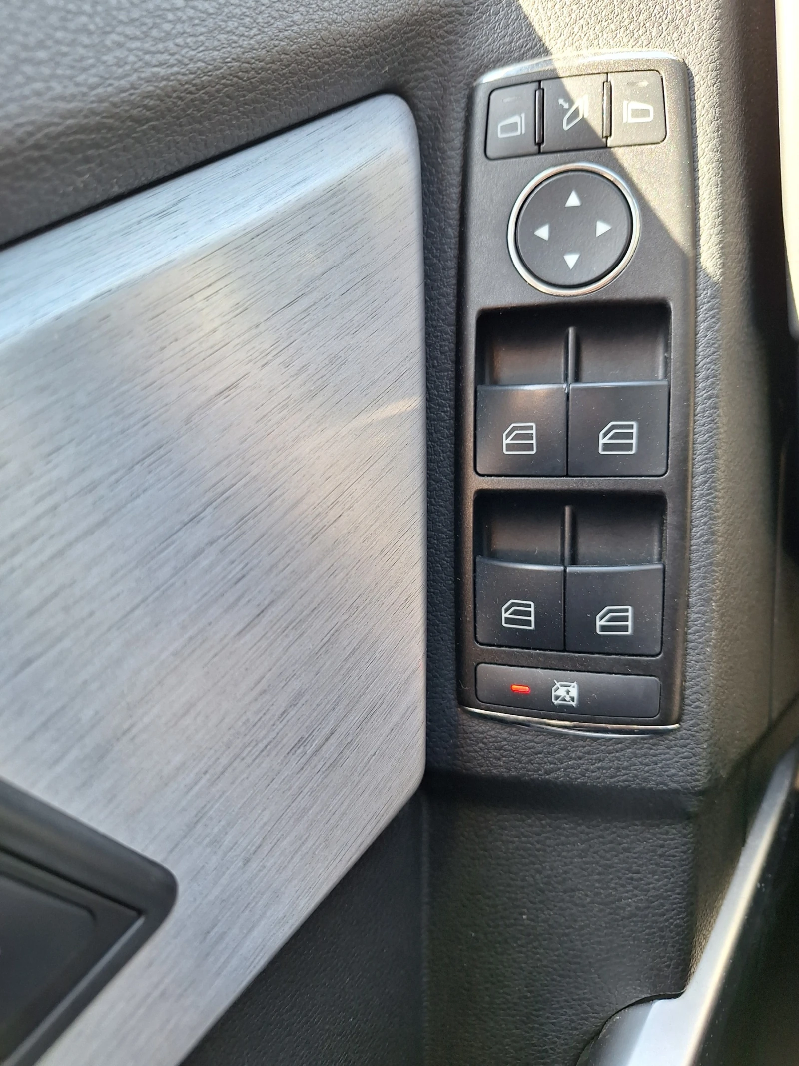 Mercedes-Benz GLK 220, снимка 13 - Автомобили и джипове - 54066184