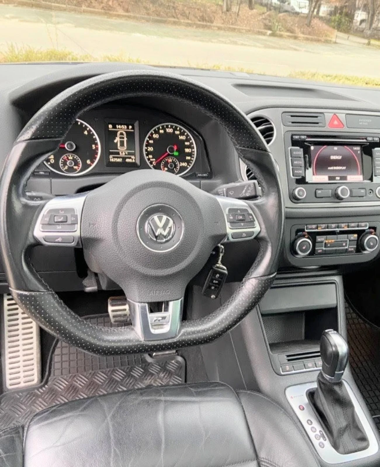 VW Tiguan, снимка 5 - Автомобили и джипове - 54358297