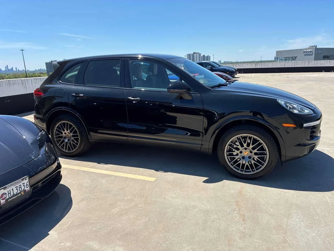 Porsche Cayenne | CARFAX | ПОДГРЕВ | ПАНОРАМА | ДВА КЛЮЧА | , снимка 3 - Автомобили и джипове - 54642826