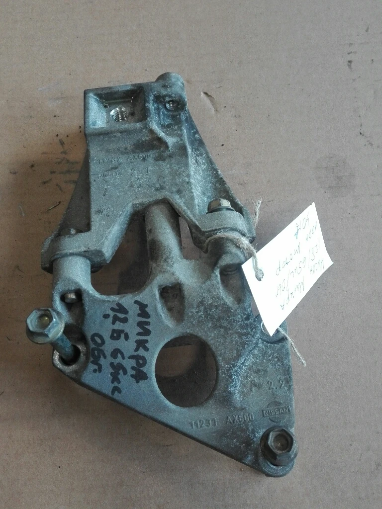 лапа двигател нисан микра 1.2б