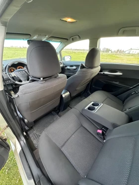 Toyota Auris 2.2, снимка 10