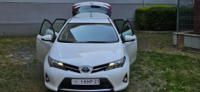 Обява за продажба на Toyota Auris 1.8, Hybrid. Като чисто нова ~17 980 лв. - изображение 2