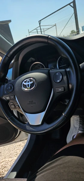 Обява за продажба на Toyota Auris 1.8, Hybrid. Като чисто нова ~17 980 лв. - изображение 7