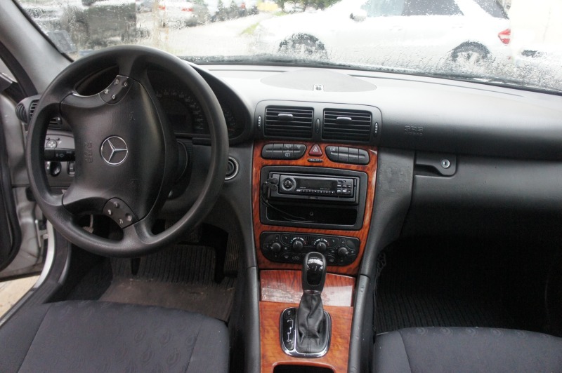 Mercedes-Benz C 200 W203, снимка 8 - Автомобили и джипове - 45456041