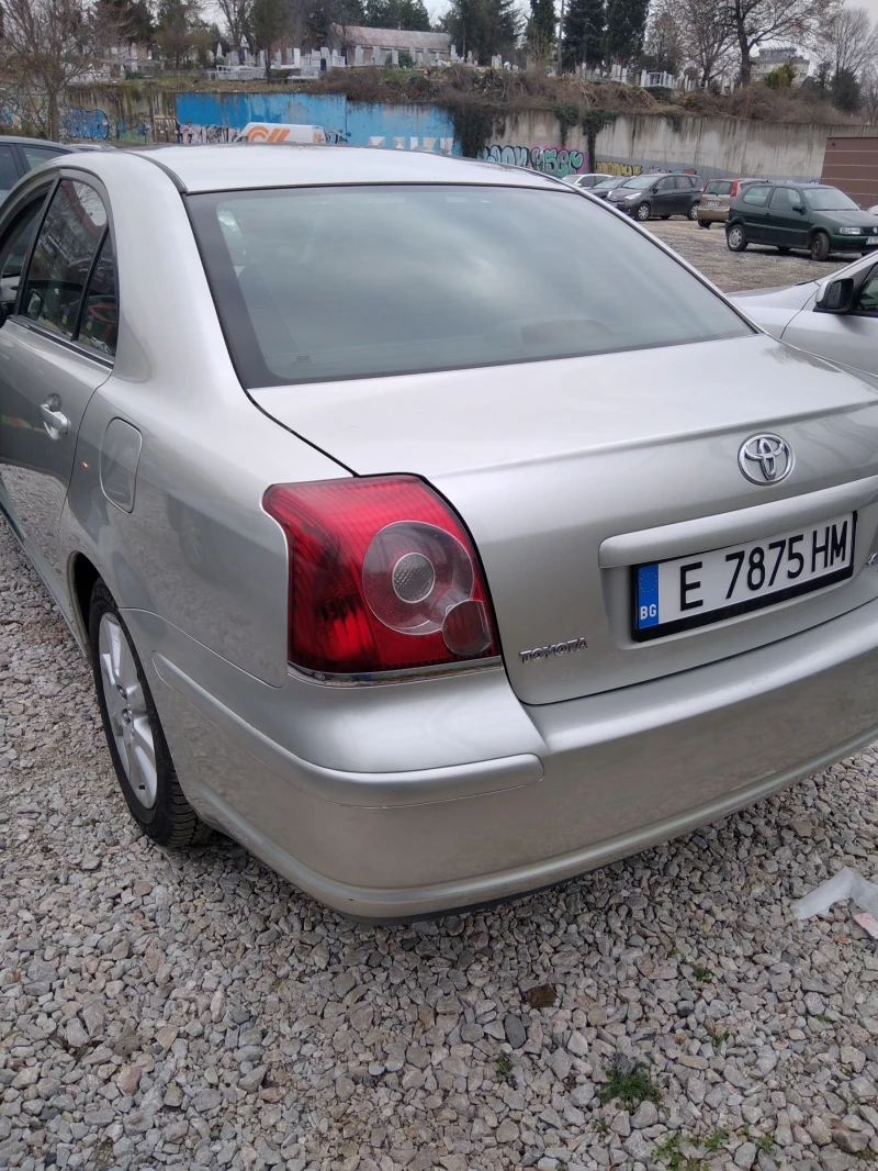 Toyota Avensis 2, 0 116 кс, снимка 4 - Автомобили и джипове - 48331426