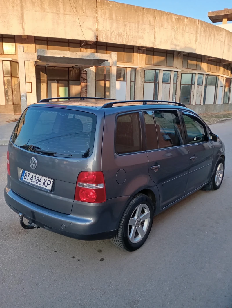 VW Touran, снимка 7 - Автомобили и джипове - 49042656