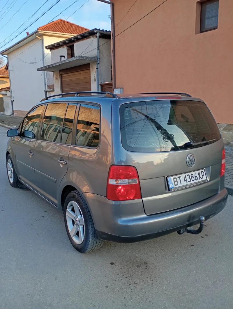 VW Touran, снимка 9 - Автомобили и джипове - 49042656