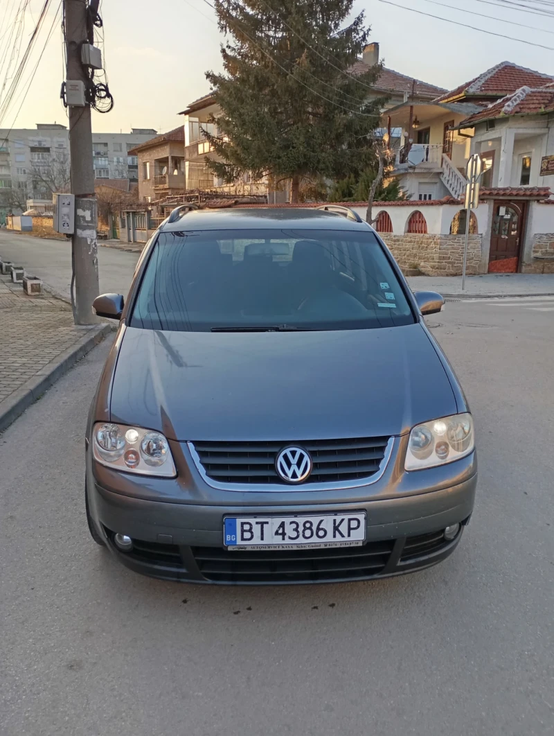 VW Touran, снимка 3 - Автомобили и джипове - 49042656