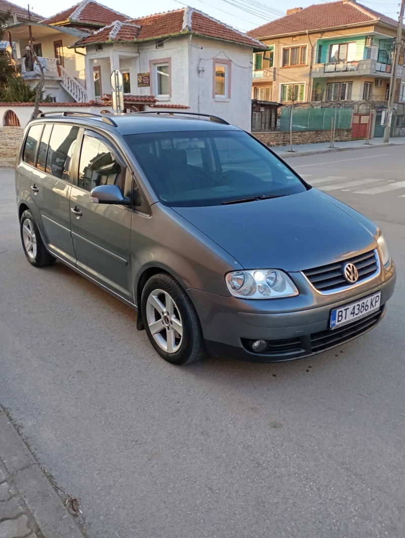 VW Touran, снимка 4 - Автомобили и джипове - 49042656