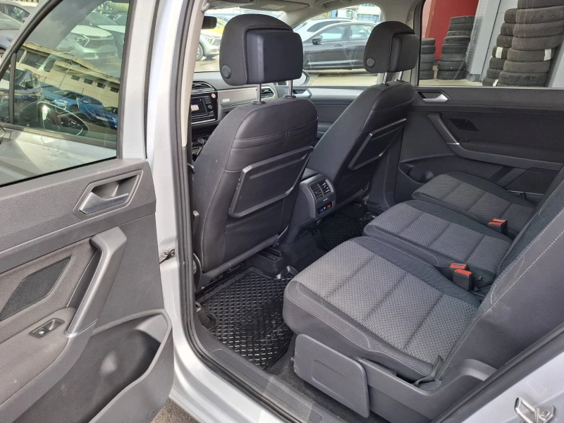 VW Touran 1.5 tsi, снимка 7 - Автомобили и джипове - 49475660