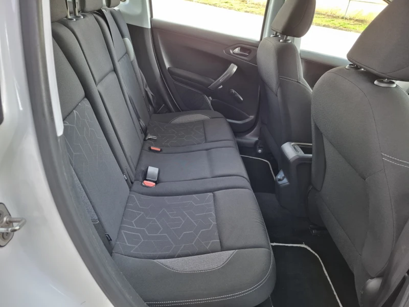 Peugeot 2008 1.6 Blue-HDi* FACE* NAVI* EURO6, снимка 8 - Автомобили и джипове - 51454443