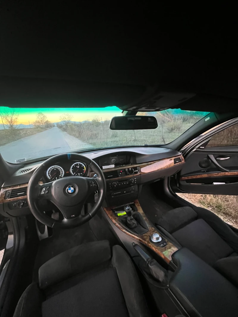 BMW 330 SHADOWLINE M PACK, снимка 9 - Автомобили и джипове - 52416571