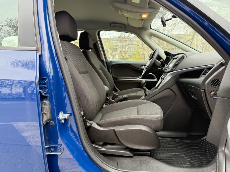 Opel Zafira АВТОПИЛОТ* ПОДГРЕВ* 6скорости* ПАРКТРОНИК* ТОП, снимка 13 - Автомобили и джипове - 52649954