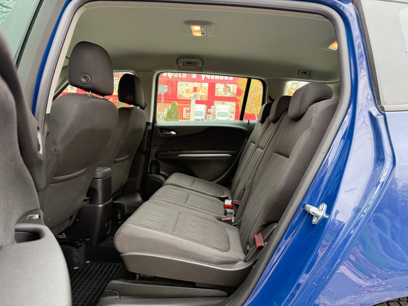 Opel Zafira АВТОПИЛОТ* ПОДГРЕВ* 6скорости* ПАРКТРОНИК* ТОП, снимка 10 - Автомобили и джипове - 52649954