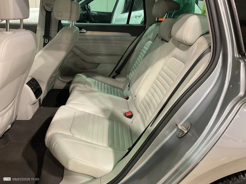 VW Passat, снимка 4 - Автомобили и джипове - 53102735