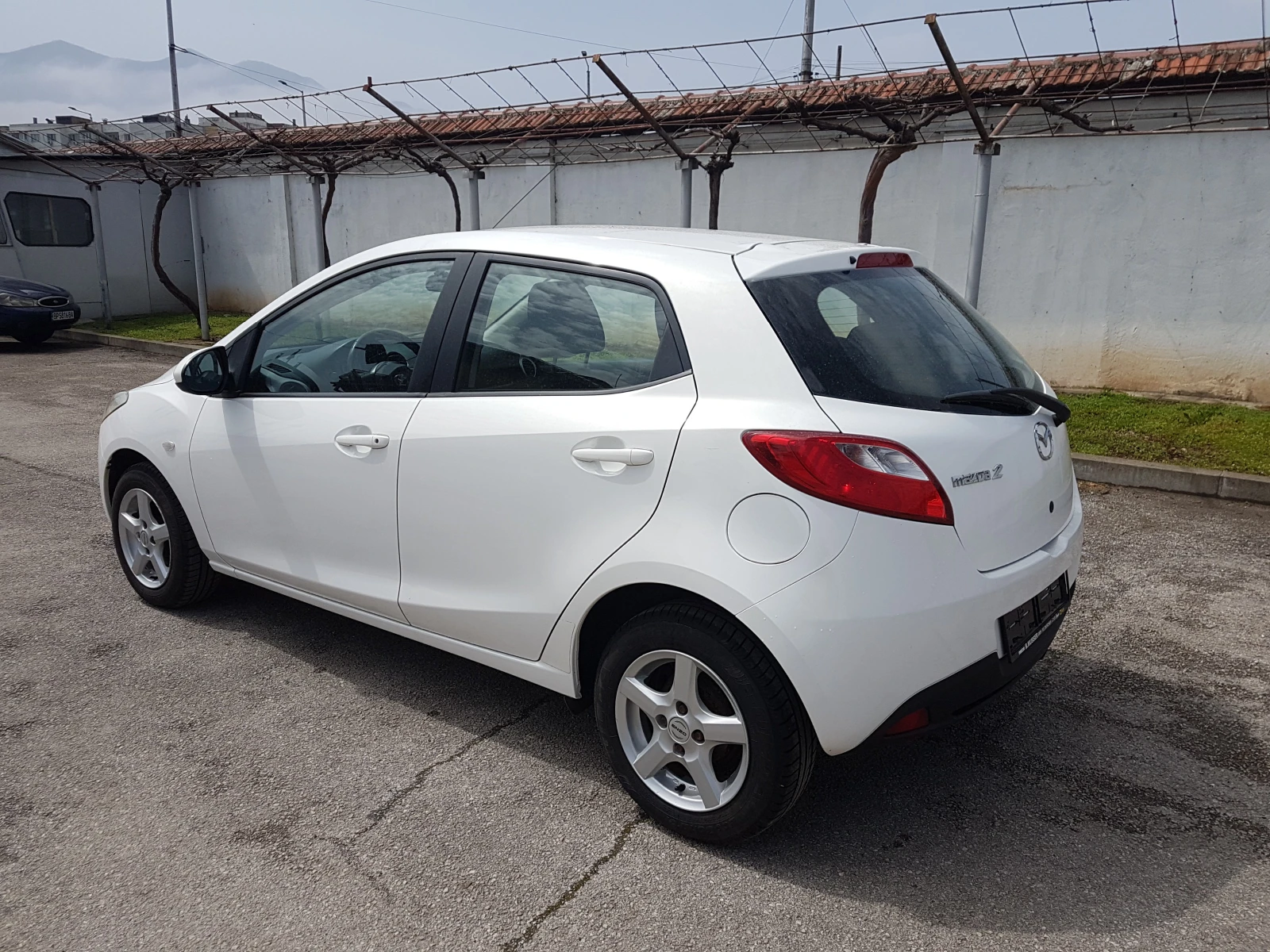 Mazda 2 1.3 i клима - изображение 7