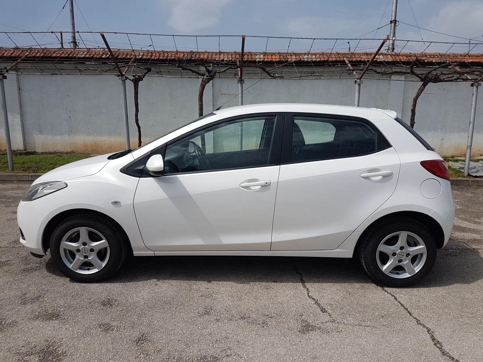 Mazda 2 1.3 i клима - изображение 8
