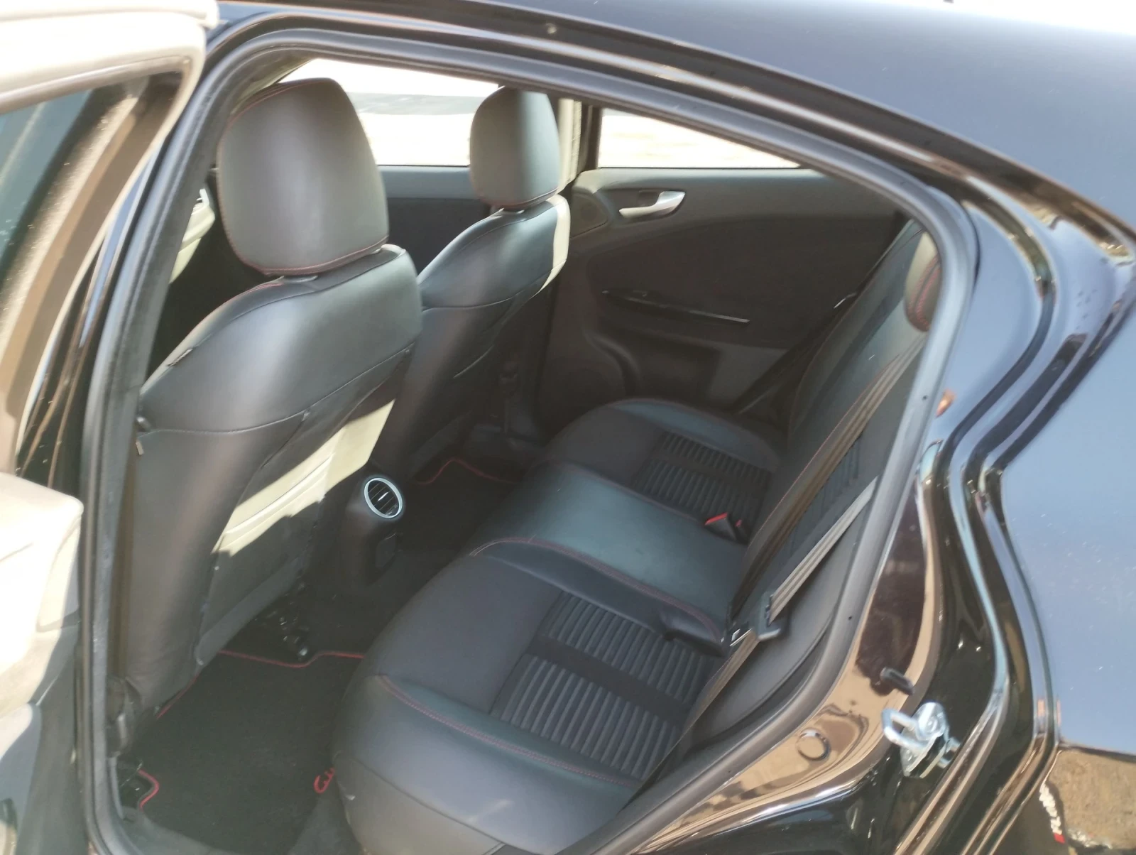 Alfa Romeo Giulietta 2.0JTDm2 | Mobile.bg   13