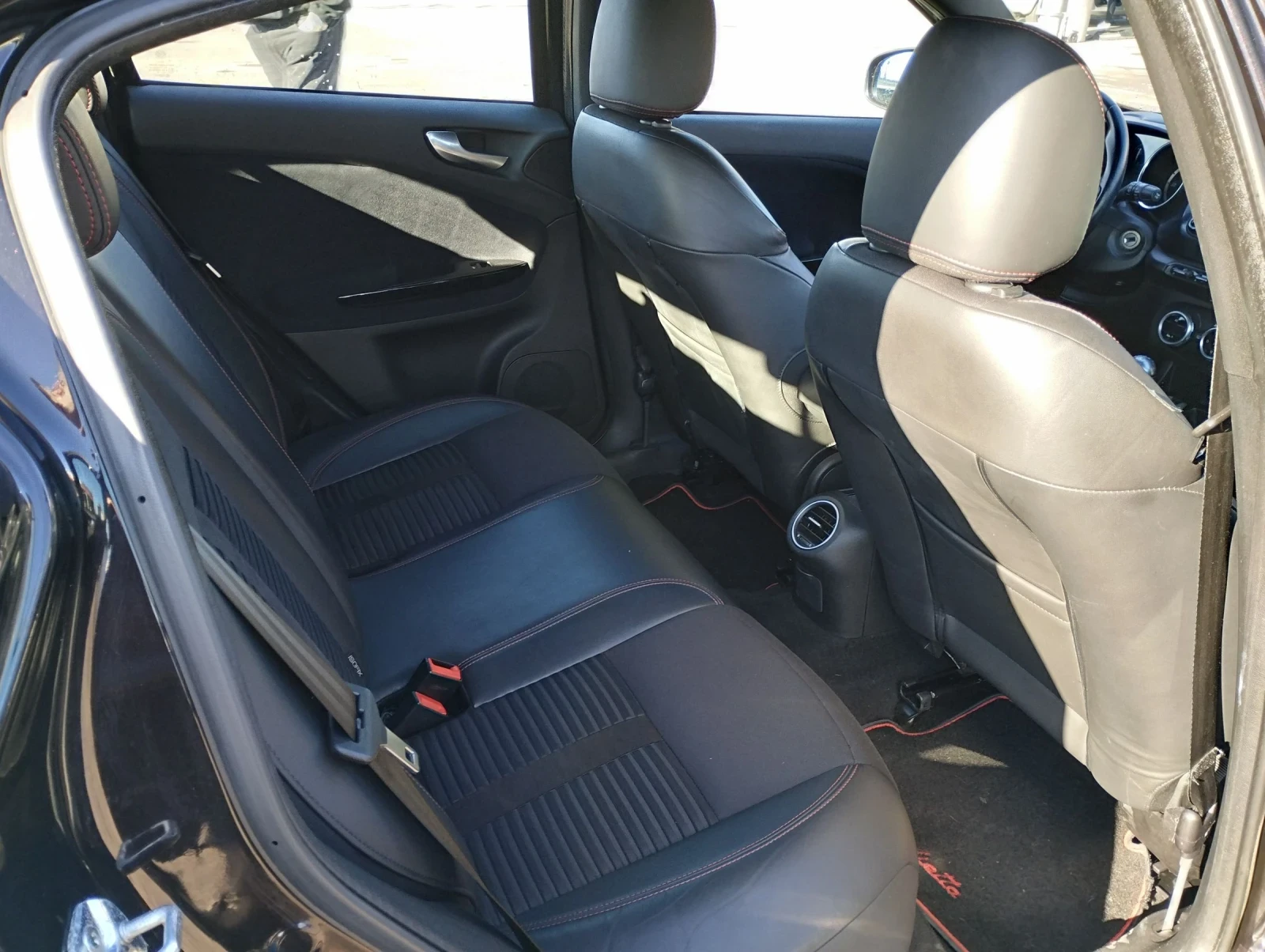 Alfa Romeo Giulietta 2.0JTDm2 - изображение 10