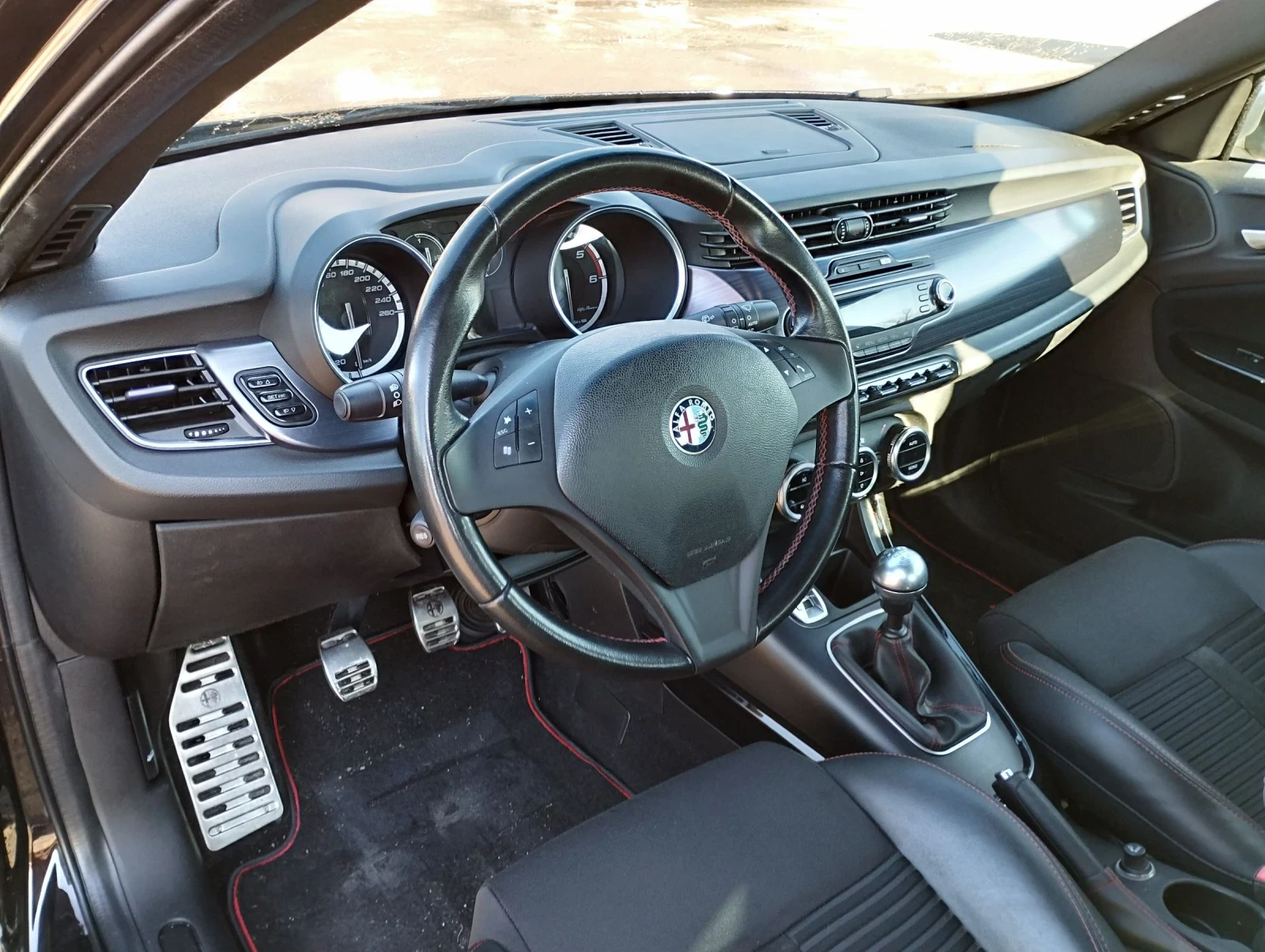 Alfa Romeo Giulietta 2.0JTDm2 - изображение 9