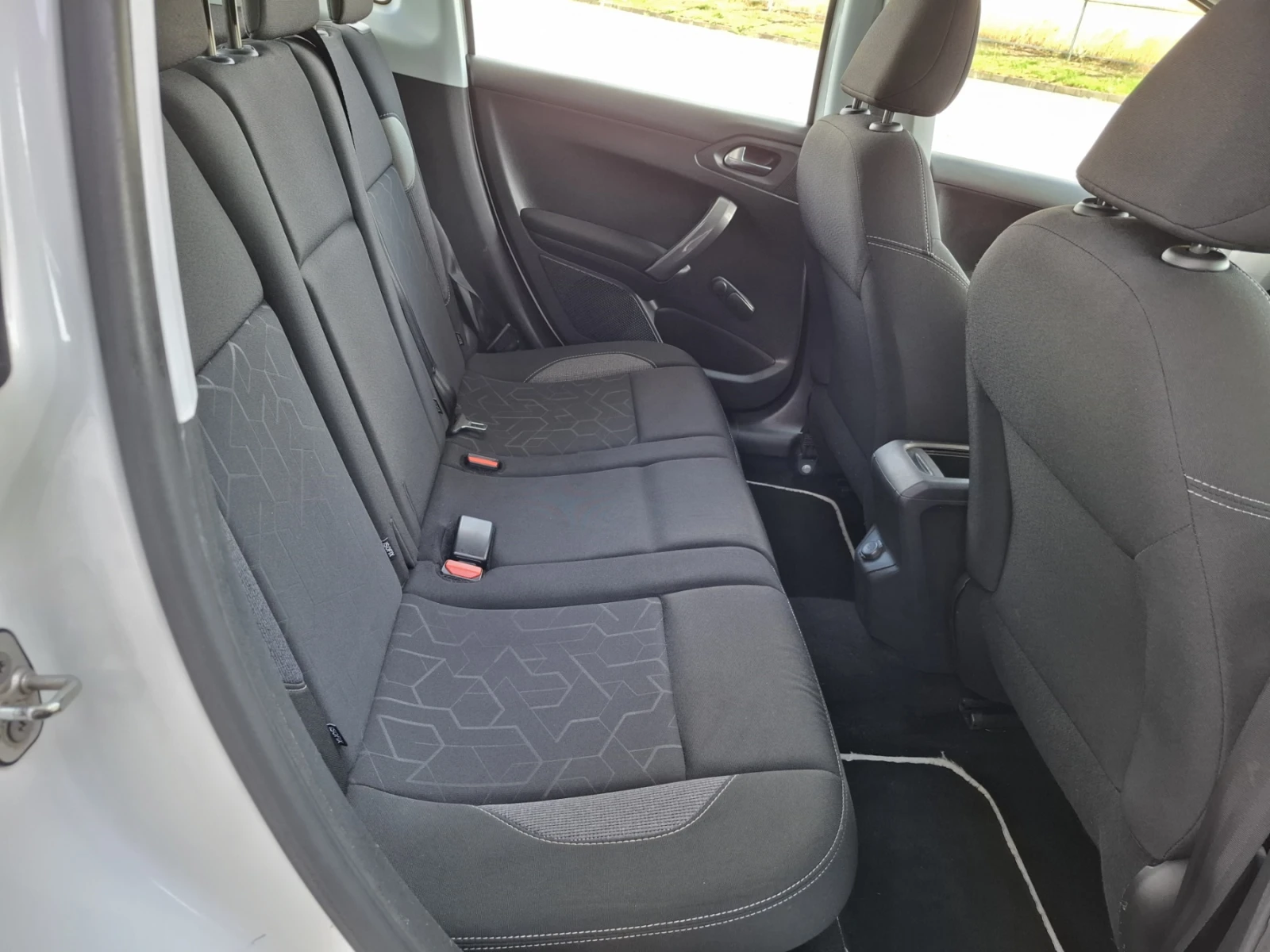 Peugeot 2008 1.6 Blue-HDi* FACE* NAVI* EURO6 - изображение 8
