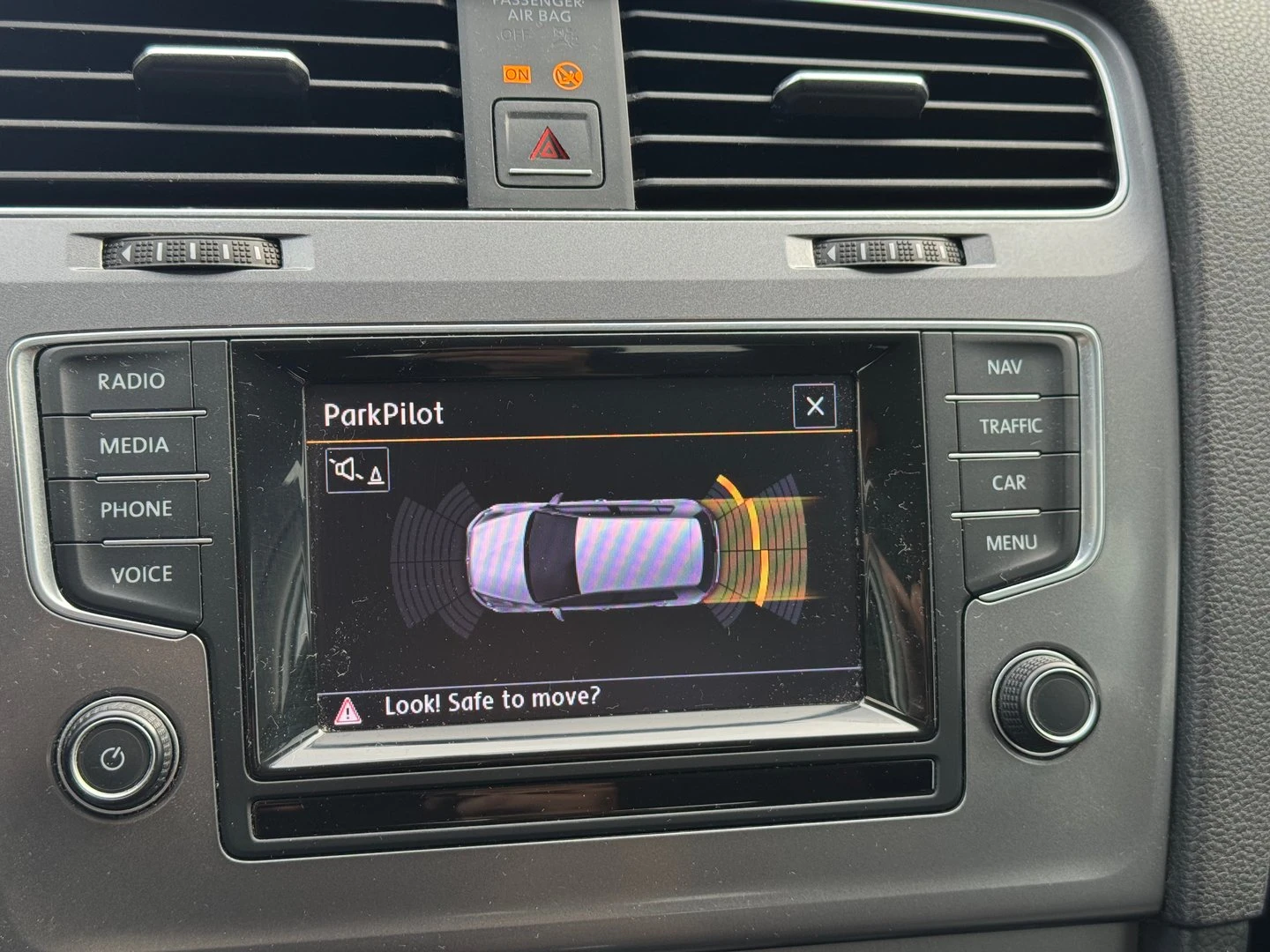 VW Golf Trendline 1.6TDI BMT | Mobile.bg — изображение 9