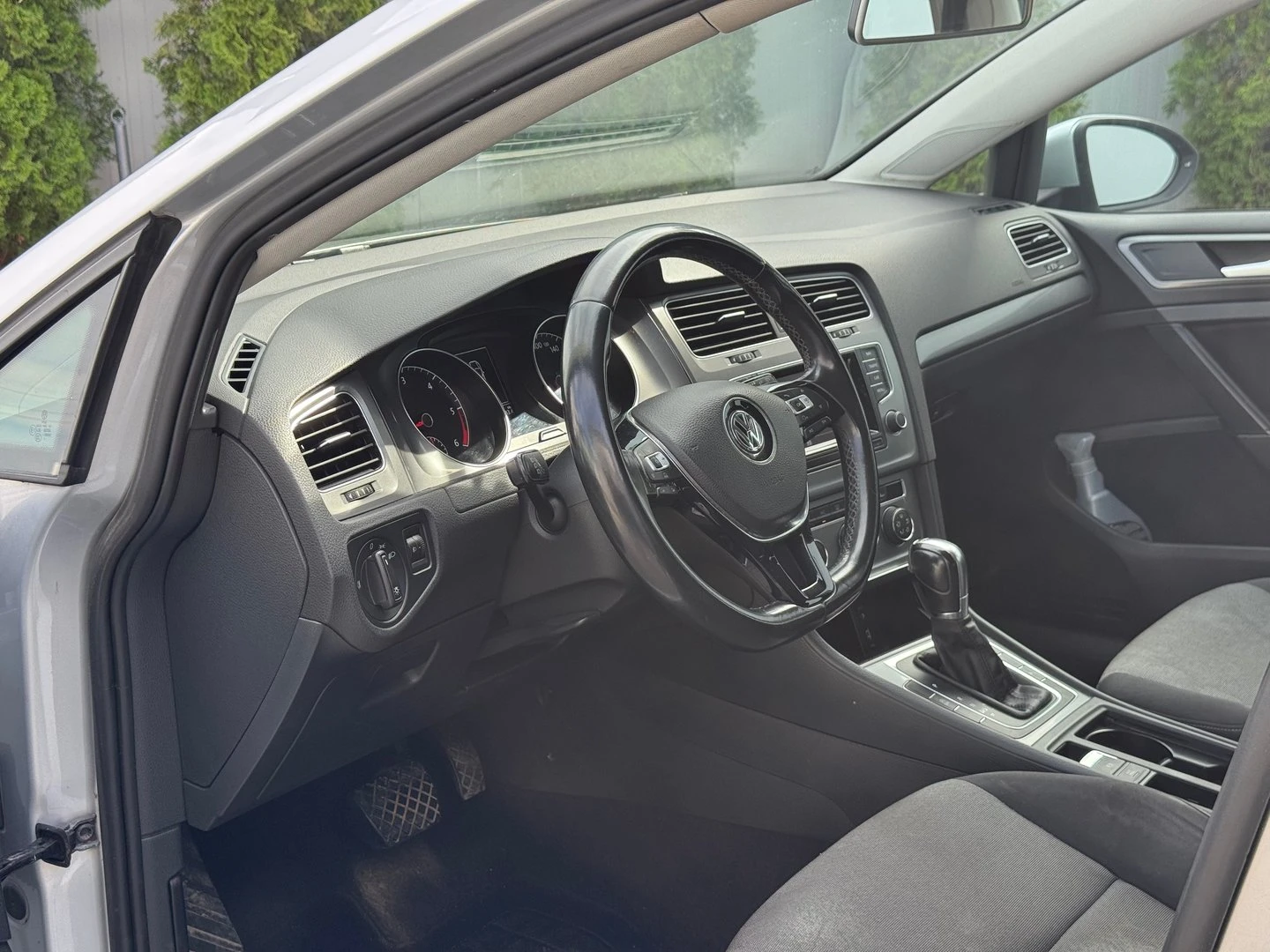 VW Golf Trendline 1.6TDI BMT | Mobile.bg — изображение 5