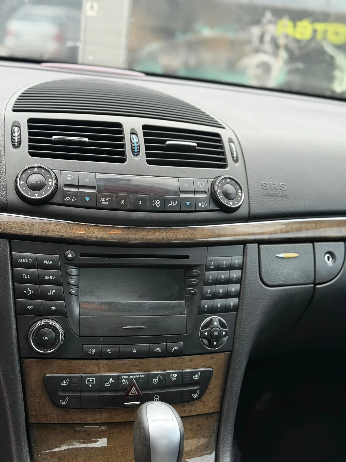 Mercedes-Benz E 270  - изображение 8