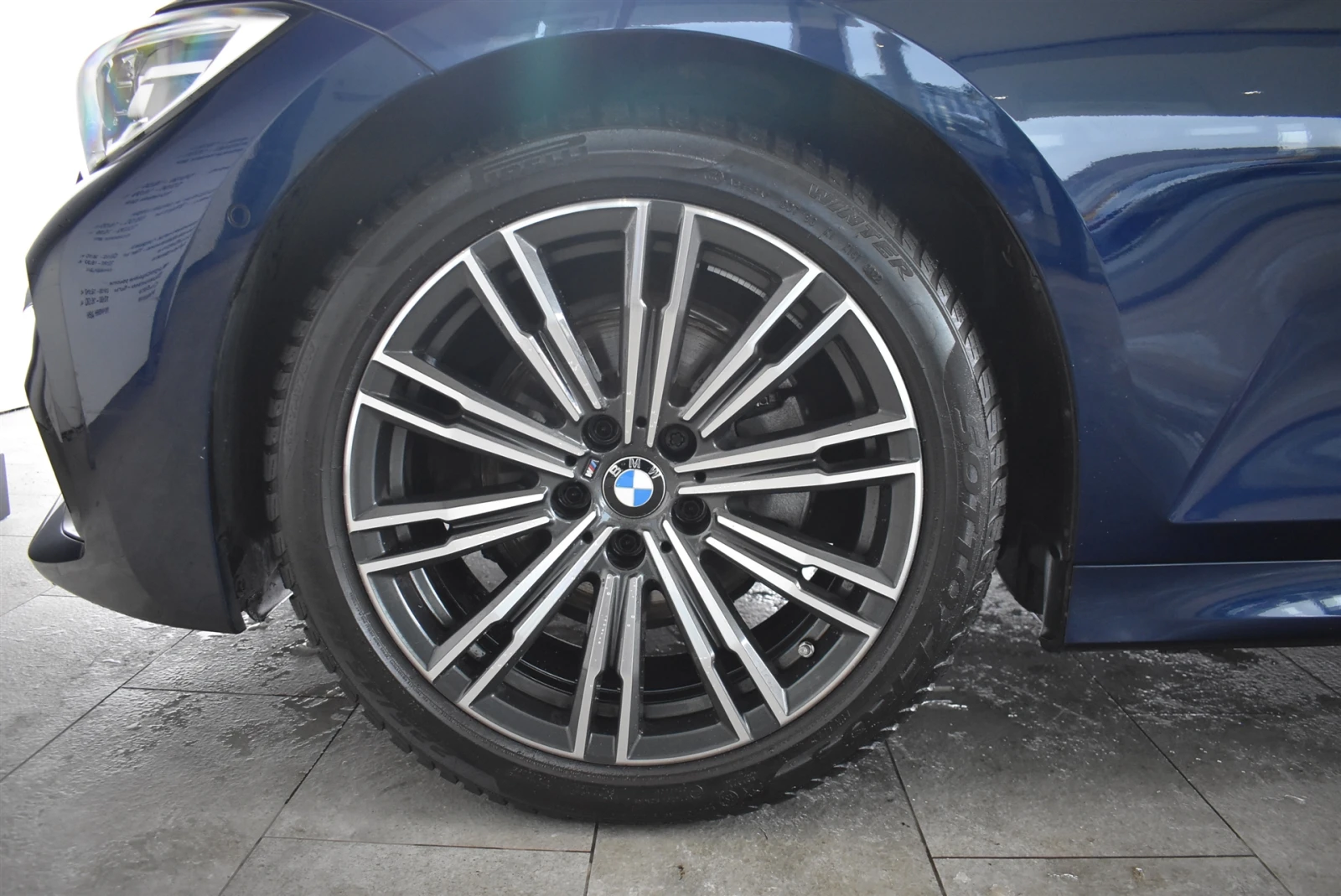 BMW 320 xDrive Седан - изображение 5