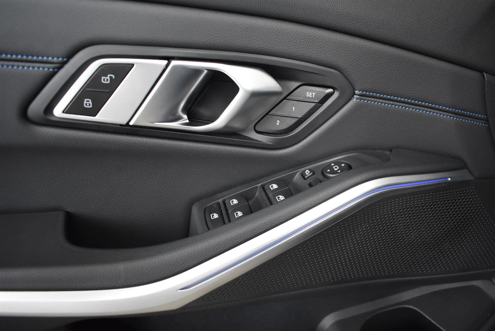 BMW 320 xDrive Седан - изображение 9