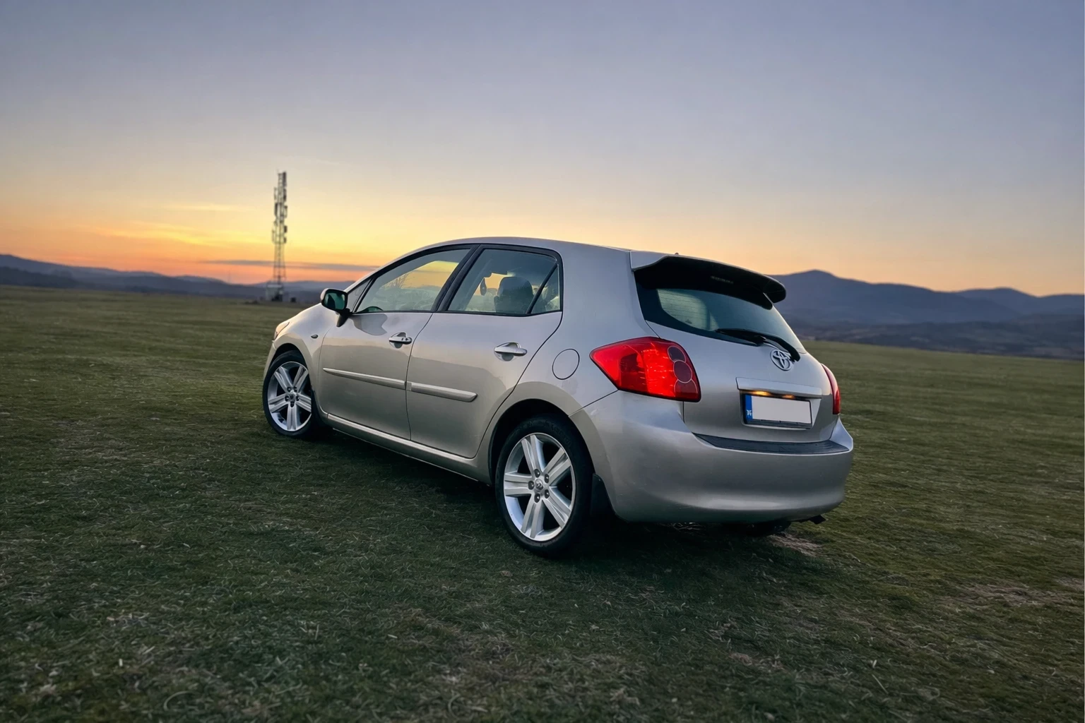 Toyota Auris 2.2, снимка 5 - Автомобили и джипове - 54046407