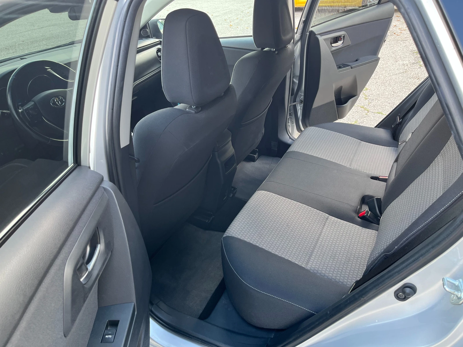 Toyota Auris | Mobile.bg � ����������� 5
