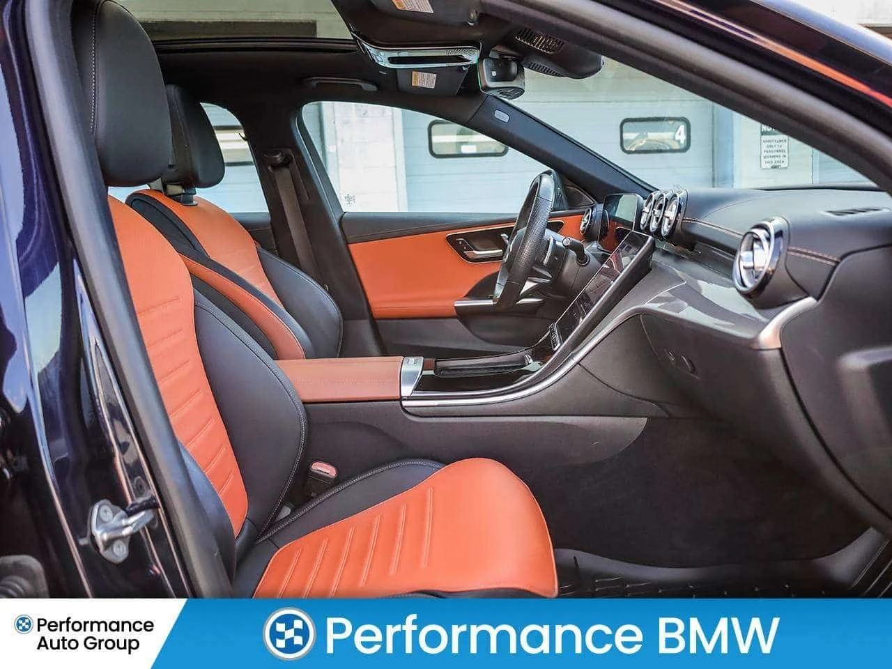 Mercedes-Benz C 300 * Premium & Sport Pkg Only 38, 000kms Wireless * C, снимка 13 - Автомобили и джипове - 55421839