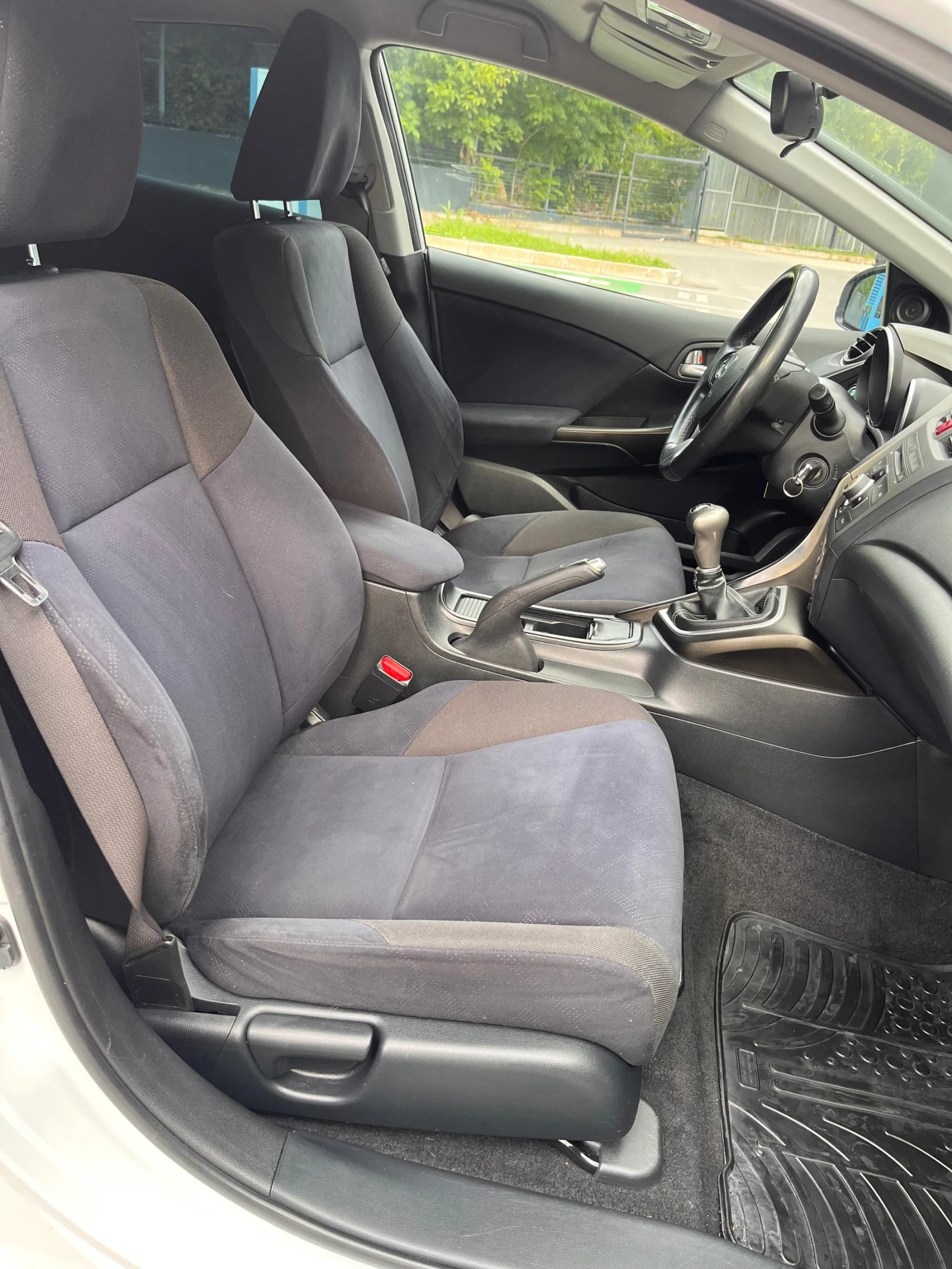 Honda Civic 2.2i-DTEC 150hp 6 скорости 4 врати, снимка 6 - Автомобили и джипове - 55947457