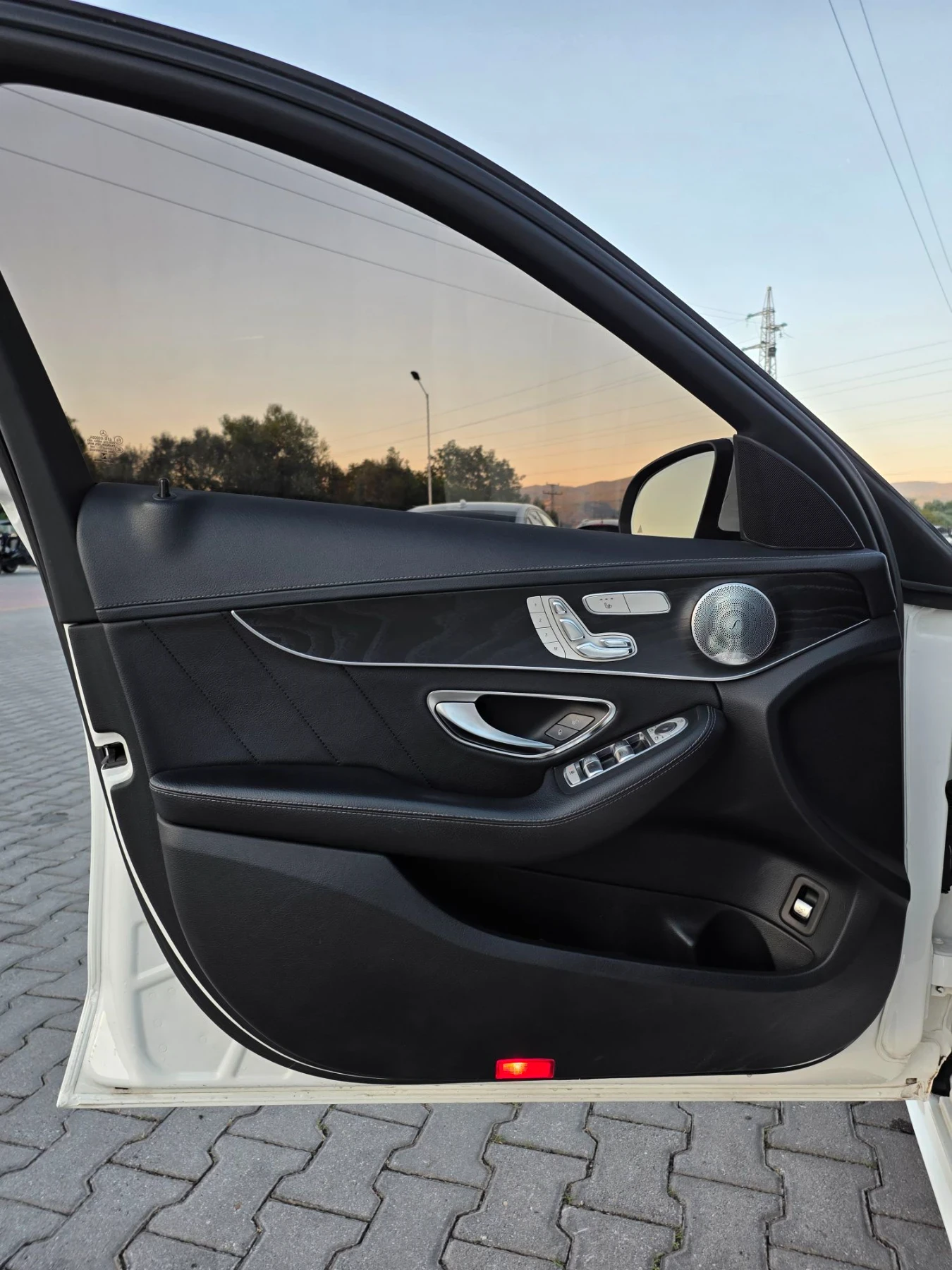 Mercedes-Benz C 400, снимка 11 - Автомобили и джипове - 56131962