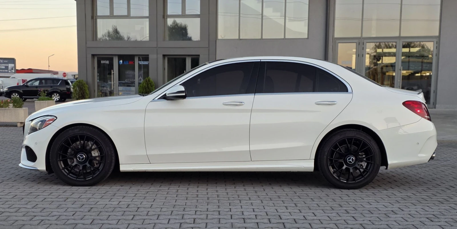 Mercedes-Benz C 400, снимка 3 - Автомобили и джипове - 56131962