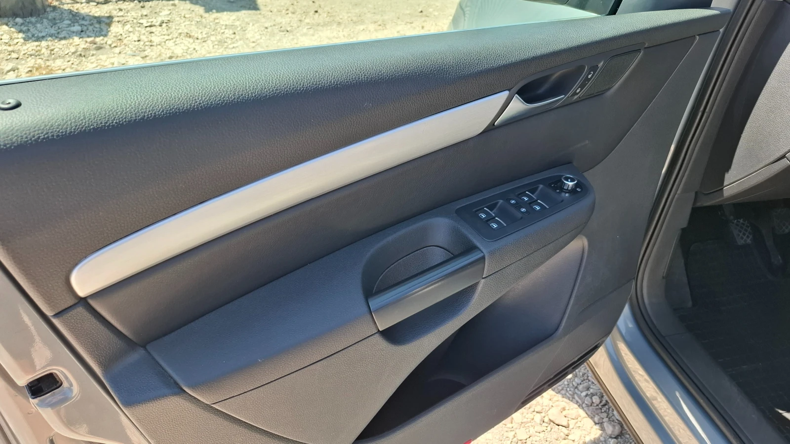 VW Sharan 2.0 TDI full led, снимка 13 - Автомобили и джипове - 56194756
